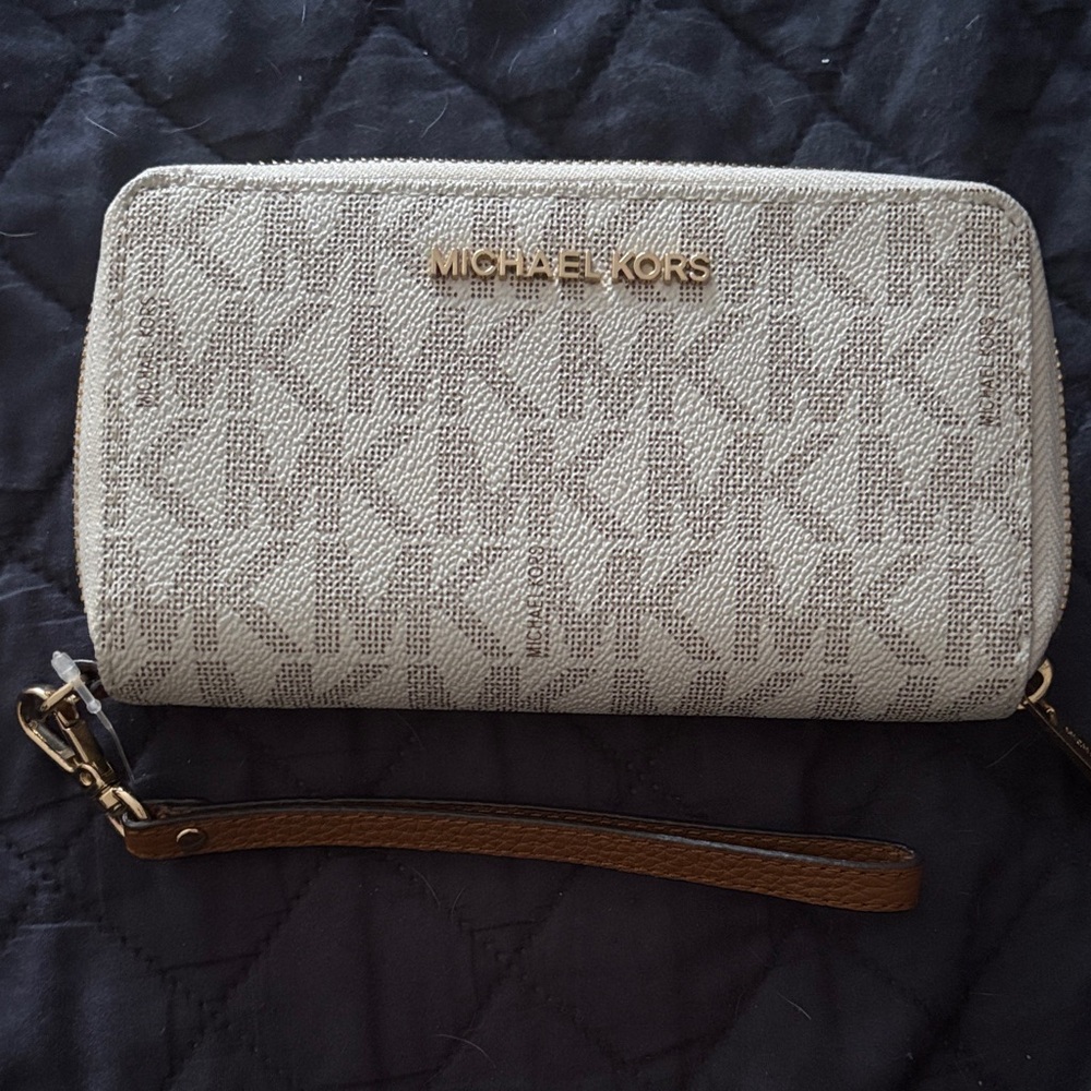 Michael Kors Textured Beige Wristlet